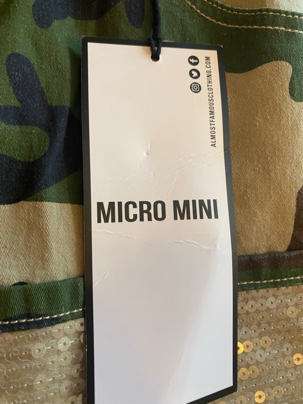 Almost Famous Camo
Micro Mini Skirt Gold Sequin
Hem NWT size large - Picture 8 of 15